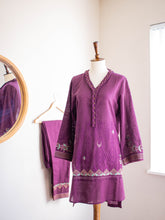 Load image into Gallery viewer, Gule Yas 2pc Suit (S)(M)(S21)
