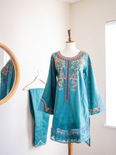 Load image into Gallery viewer, Sunehri 2pc Suit (S)(S21)