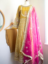 Load image into Gallery viewer, Noor-e-Nisa3 PC (S) (M)