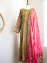 Load image into Gallery viewer, Noor-e-Mehraaj 3 PC (S)