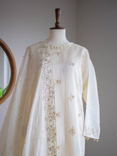 Load image into Gallery viewer, Creamy Dune 3PC (W20) - Sanyra | Ethnic designer clothing