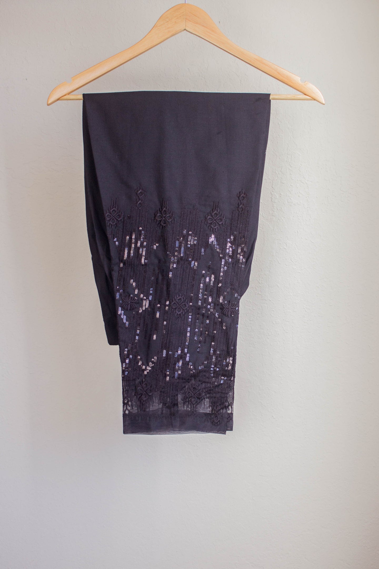 Black Embroidered Pant - Sanyra | Ethnic designer clothing