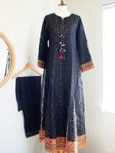 Load image into Gallery viewer, Mehrbano 3 PC (S) (M)