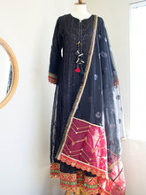 Load image into Gallery viewer, Mehrbano 3 PC (S) (M)